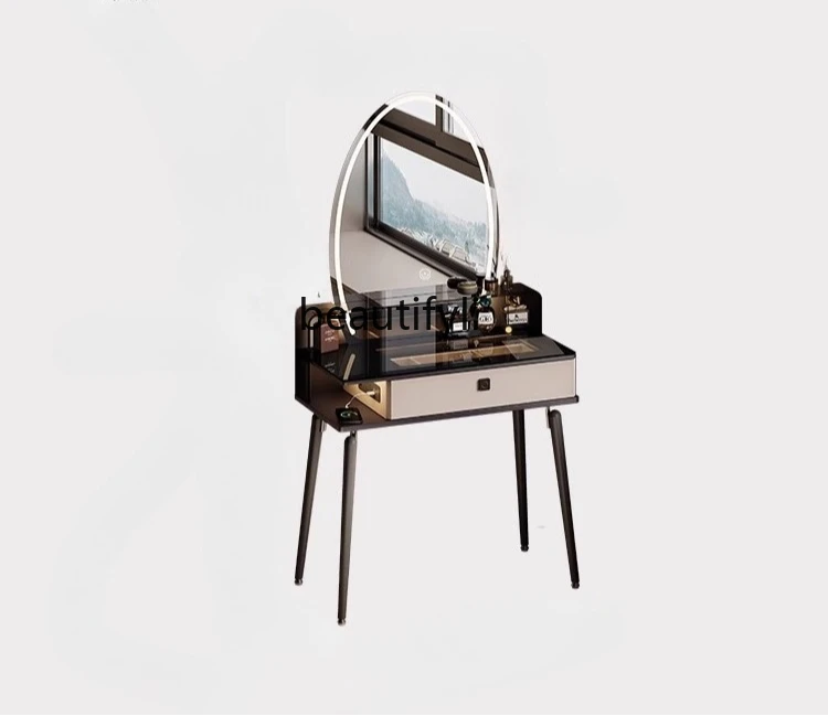 Toaletka w stylu minimalistycz – Beauty Bay Makeup recenzja i cena