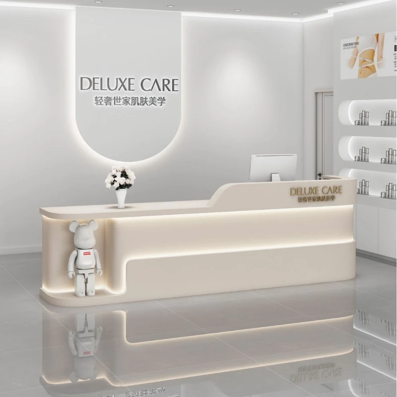 # Nowoczesne biurko do makijaż – Beauty Makeup Institute recenzja i cena