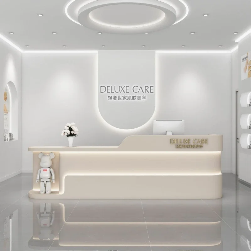 Nowoczesne biurko do makijażu, – Beauty Makeup Institute recenzja i cena